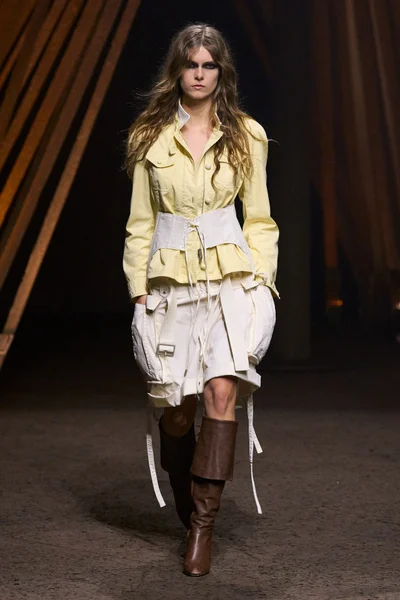 Look 13